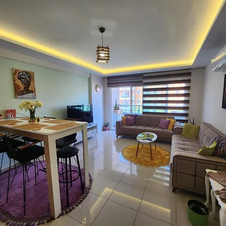 Apartment Cozy Sea View Next To The Beach, In The Mid Of The Market, Saturday Bazar, Restaurants & Bars Etc, Mahmutlar! *